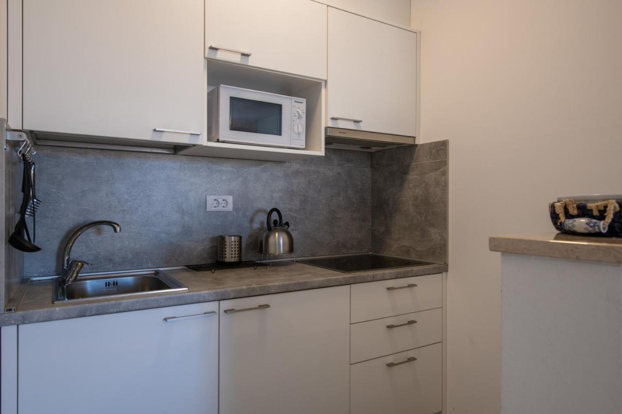 Апартаменты Island Sea View Free Parking Ровинь Экстерьер фото